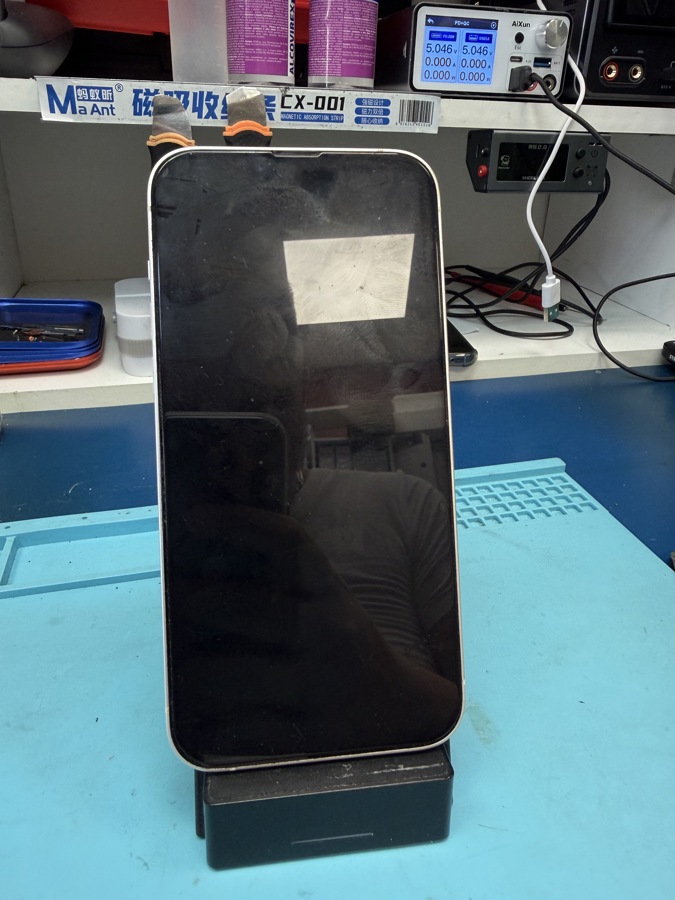 Výměna originální baterie u iPhone 14 Plus bez chybových hlášek